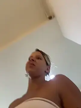Stripchat Nude Webcam of LikaCat