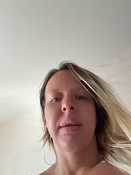 Stripchat Sex Cam of LikaCat