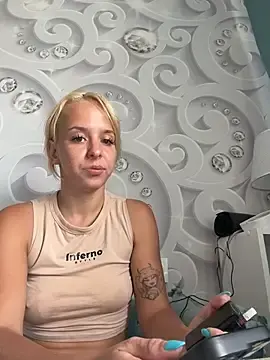 Stripchat Sex Cam of LikaCat