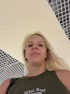 Stripchat Live Porn of LikaCat