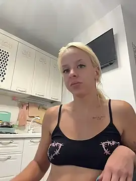 Stripchat Best Webcam of LikaCat