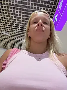 Stripchat Live Porn of LikaCat