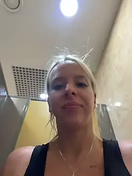 Stripchat Adult Webcam of LikaCat