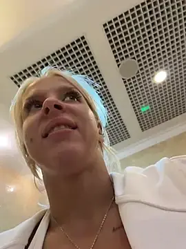 Stripchat Watch Live Sex Cams of LikaCat