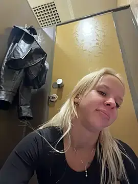 Stripchat Free Live Porn of LikaCat