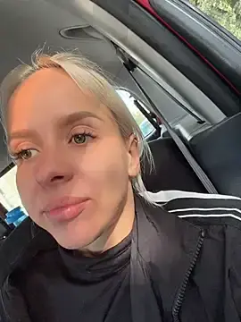 Stripchat Live Porn of LikaCat