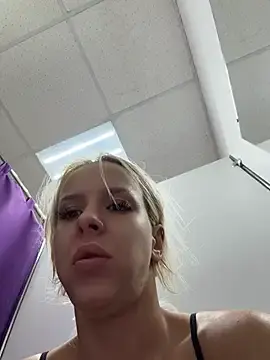 Stripchat Watch Live Sex Cams of LikaCat