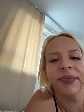 Stripchat Nude Webcam of LikaCat