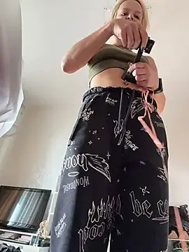 Stripchat Best live sex cam show of LikaCat