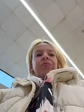 Stripchat Adult Webcam of LikaCat