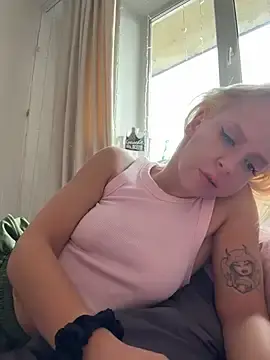 Stripchat Live Porn of LikaCat