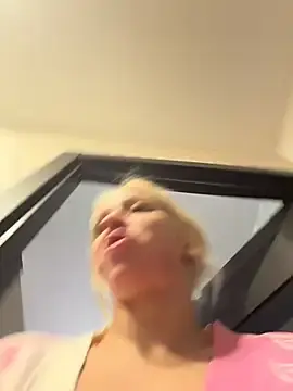 Stripchat Live Porn of LikaCat