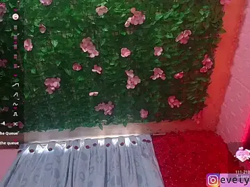 Stripchat Sex Cam of foxx_evelyn