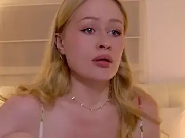 Stripchat Live Porn of JuliaJaee