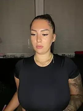 Stripchat Best Webcam of Mia-Bremer