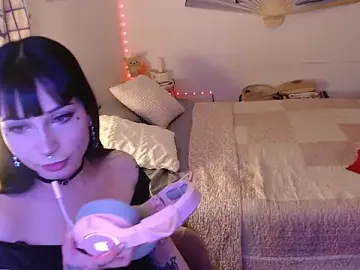 Stripchat Sex Cam of latinpetit