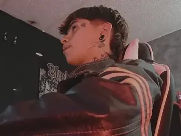 Stripchat Watch Live Sex Cams of AcidMilo