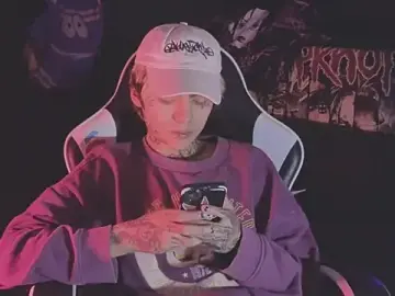 Stripchat Sex Cam of AcidMilo