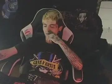 Stripchat Free Porn Cam of AcidMilo