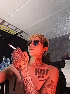 Stripchat Best Webcam of AcidMilo