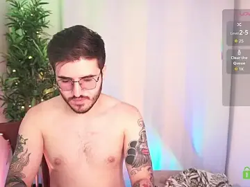 Stripchat Live Sex Cam of Tony_Wylie