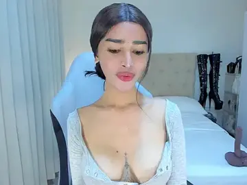 Stripchat Sex Cam of Lovable_with_bigsurprise