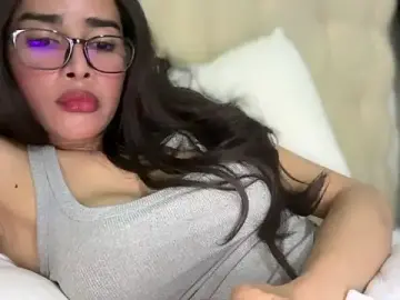 Stripchat Sex Cam of Lovable_with_bigsurprise