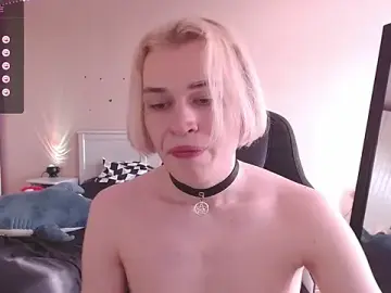 Stripchat Live Sex Cam of rainbow__salt