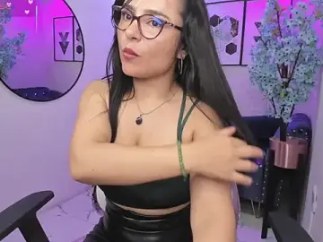 Stripchat Nude Webcam of Tiara_rr