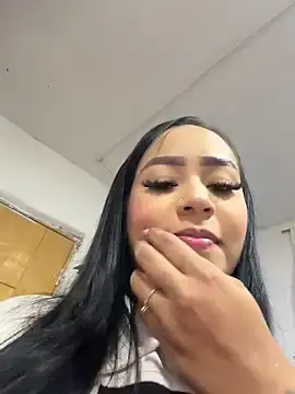 Stripchat Adult Webcams of Luisa_Fernandaa