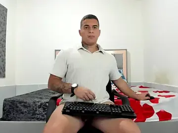 Stripchat Watch Live Sex Cams of simookeler
