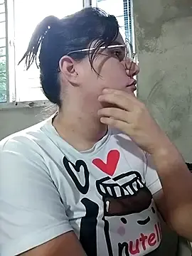 Stripchat Free Live Porn of ariana_d20