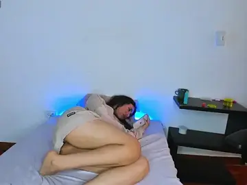Stripchat Free Porn Cam of juliie_star