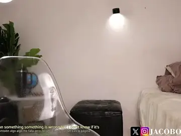 Stripchat Sex Cam of Jaycobortiz_