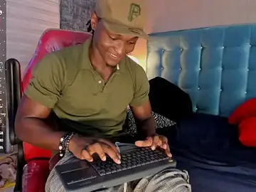 Stripchat Watch Live Sex Cams of DannSmmith