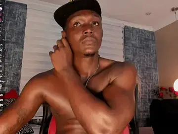 Stripchat Live Sex Cam of DannSmmith