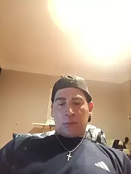 Stripchat Watch Live Sex Cams of ElyasMatt