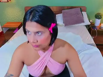 Stripchat Adult Webcam of tinyy_whore18