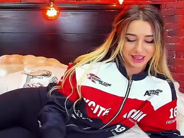 Stripchat Adult Webcam of ChristynaRoss