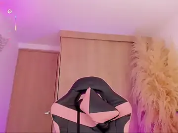 Stripchat Free Porn Cam of mia_yourmommy