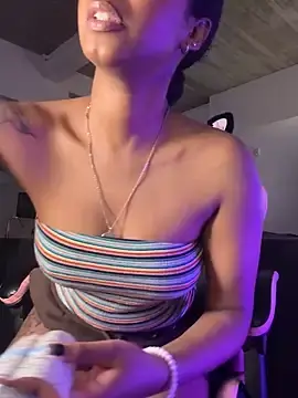 Stripchat Watch Live Sex Cams of Your_Paris