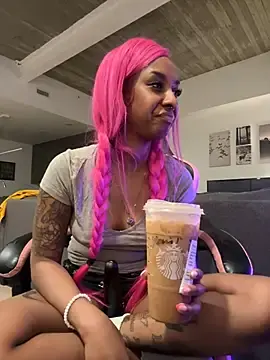 Stripchat Adult Webcam of Your_Paris