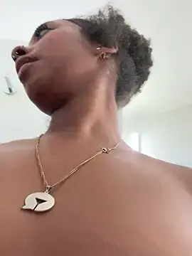 Stripchat Nude Webcam of Your_Paris