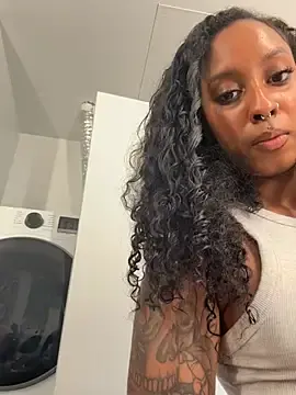 Stripchat Adult Webcams of Your_Paris