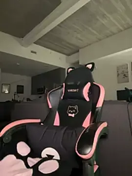 Stripchat Adult Webcam of Your_Paris