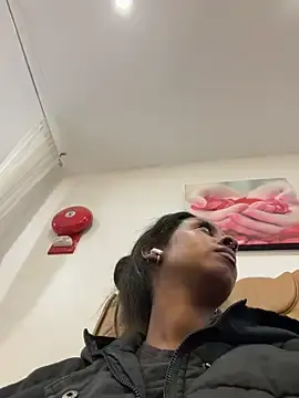 Stripchat Sex Cam of Your_Paris