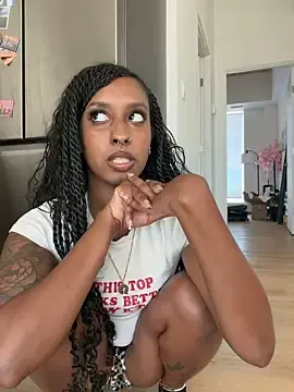 Stripchat Free Porn Cam of Your_Paris