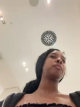 Stripchat Adult Webcam of Your_Paris
