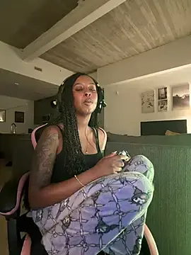 Stripchat Live Sex Cam of Your_Paris