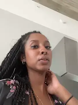 Stripchat Watch Live Sex Cams of Your_Paris